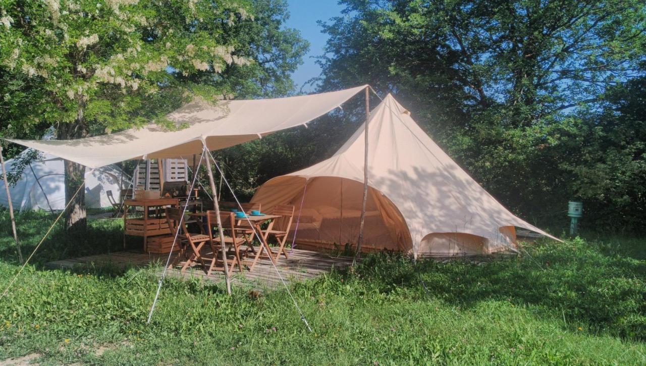 Atypik Nomad Hotel Recoubeau-Jansac Екстериор снимка