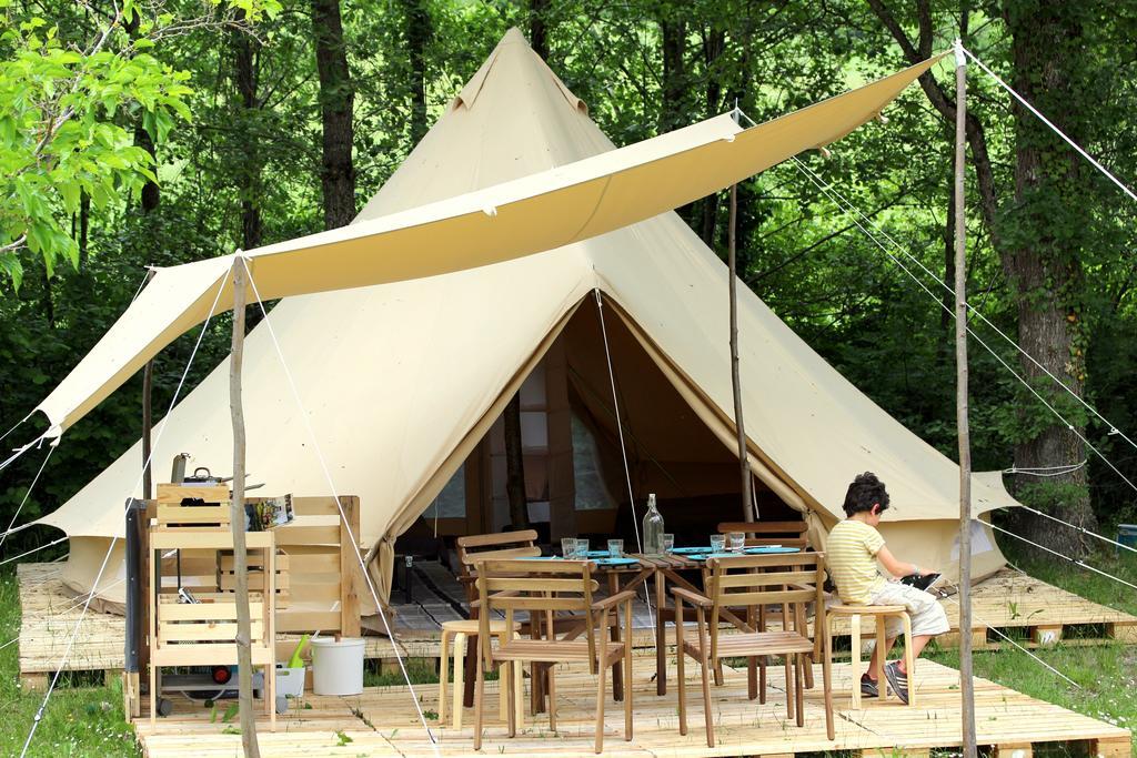 Atypik Nomad Hotel Recoubeau-Jansac Екстериор снимка